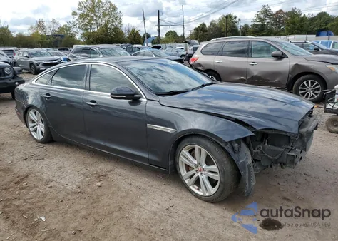 2016 Jaguar Xjl Portfolio z USA, uszkodzony, nr VIN SAJWA2G74G8V98077